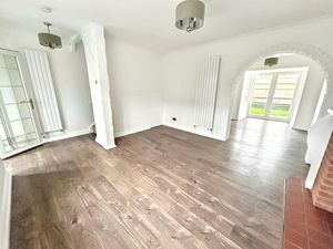 Lounge- click for photo gallery